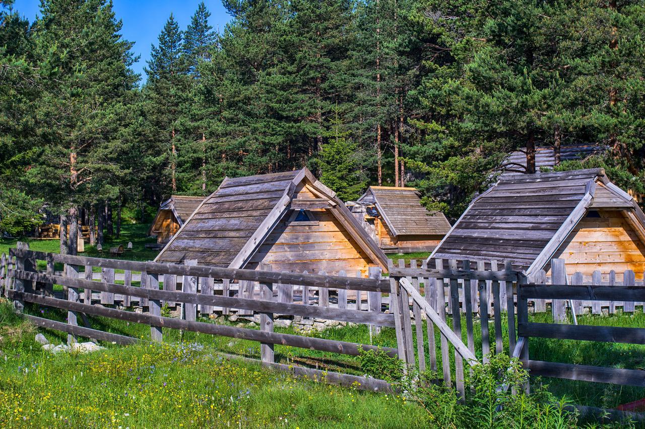 Eco Camp Chalets Pod Gorom Zabljak  Luaran gambar